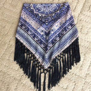 Scarf with fringe tassels